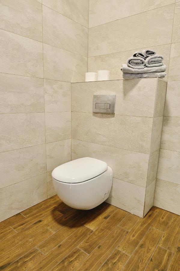 M&M Apartamenty Jasionka Ngoại thất bức ảnh